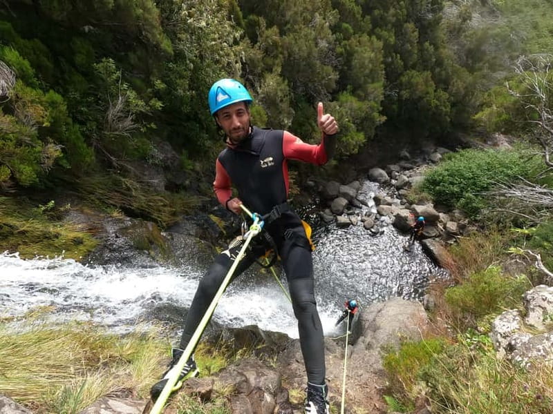 Madeira : Ribeira das Cales Canyoning (Level 1) - Inside the route: rappels, spring-water walking, and natural features