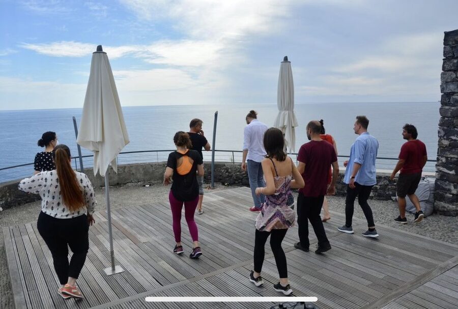 Madeira: Salsa and Bachata dance and discovery experience - The One-Hour Flow You Can Expect (Class, Then Social)