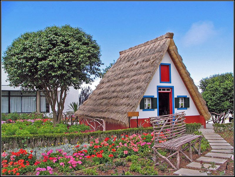 Madeira: Santana 6-Hour Full-Day Tour - Portela and Eagle’s Cliff: sharp views from a mid-altitude viewpoint