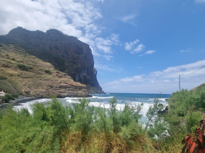 Madeira : Santana, Pico Arieiro, walk full day 4x4 Jeep tour - Faial and Santana: How the Day Turns From Mountains to Traditions