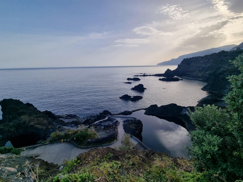 Madeira : SkyWalk, Fanal, Natural Pools 4x4 Jeep Tour - Stop 2: Cabo Girão Cliff and the SkyWalk Glass Platform