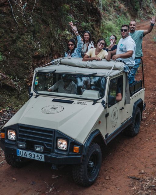 Madeira: Small group East tour ( Pico Arieiro , Santana) - Guides, pacing, and why this small group size changes the experience