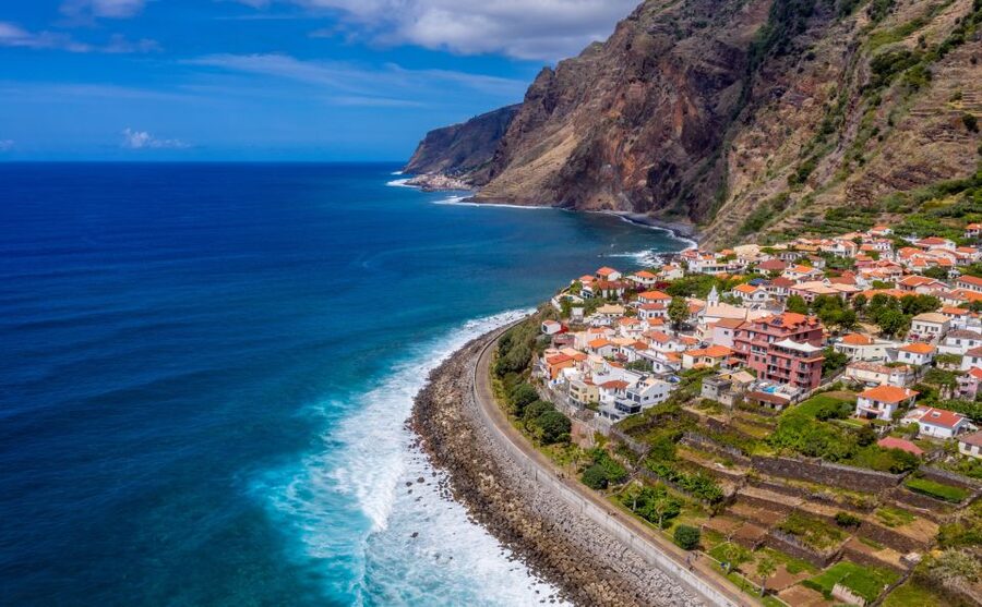 Madeira : Southwest coast, Run & Anjo´s Waterfall 4x4 Tour - What to bring, so you are not stuck on a long day