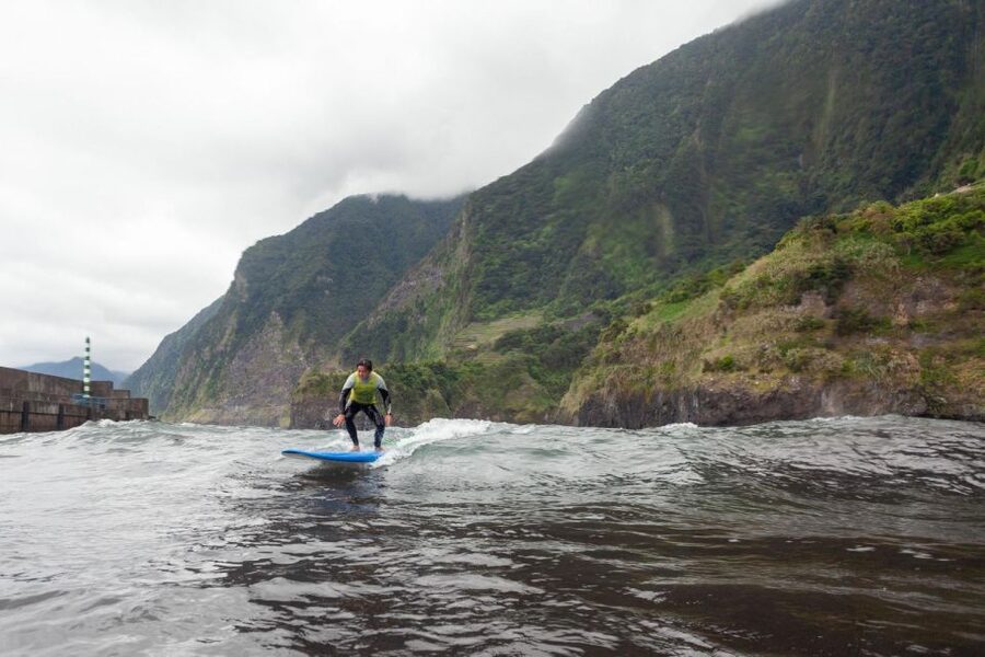 Madeira : Surfing Experience for all - How the Instructor Approach Helps You Catch Waves