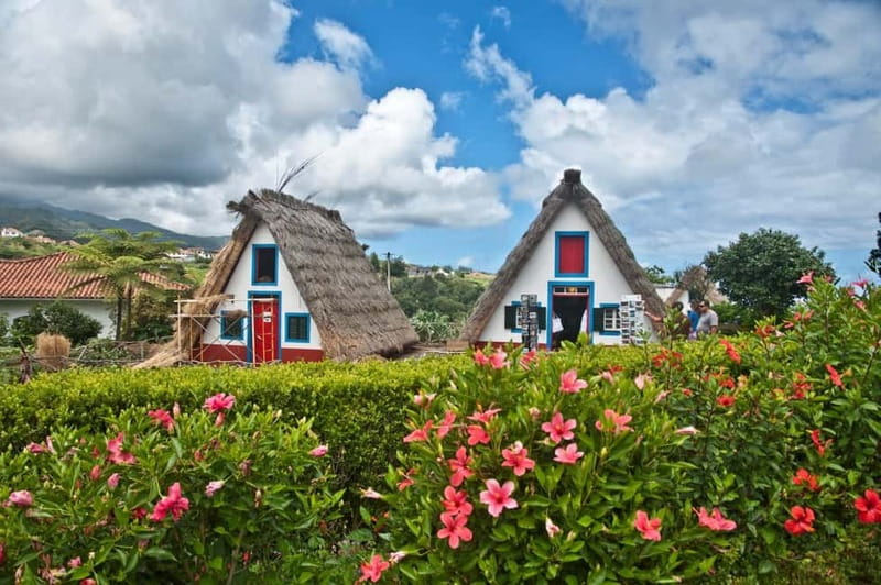 MADEIRA TOUR- SANTANA EAST TOUR STRAW THATCHED ROOFED HOUSES - Stop 1: Pico do Arieiro, the viewpoint that sets expectations
