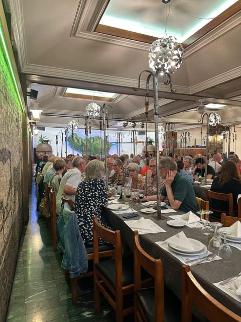 Madeira:TypicalShowFolklore Evening.included.Dinner transpt - Pickup at 19:00 in Funchal, then the ride to the dinner show