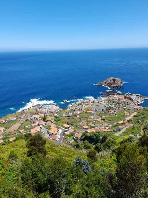 Madeira: West and East Madeira Top Highlights Tour - Pace, group size, and what the minibus feels like