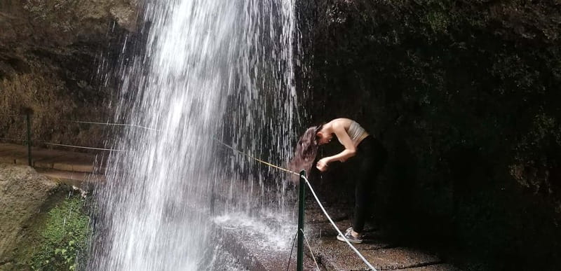 Madeira: Wet your hair in the amazing Levada Nova / Moinhos - Getting to the start: quick SUV ride, then off to the trail