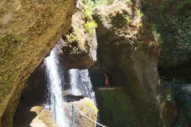 Madeira: Wet your hair in the amazing Levada Nova / Moinhos - Heights and footing: the real decision point for this tour