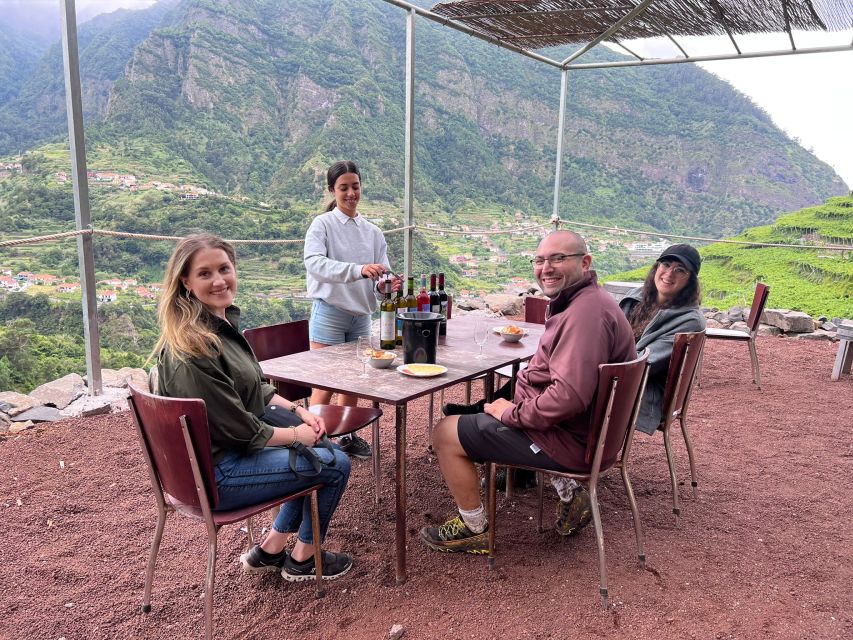 Madeira: Wine Tasting Guided Tour, Jeep Safari, & Viewpoints - The guides and the small group size: what you feel in your day