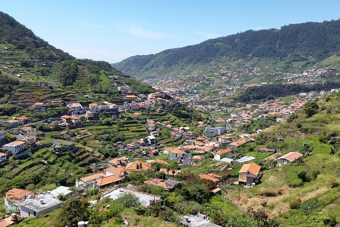 Maroços - Mimosa Valley - The 5 km Route: Levadas, Old Aqueducts, and Mostly Flat Walking