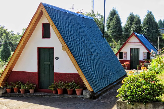 Northeast Santana Traditional Houses 4x4 Safari Full-Day Tour - Santana’s Thatched Roofs: The Cultural Center of the Day