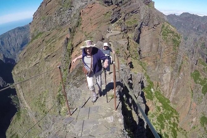 Pico Arieiro To Pico Ruivo / Highest Peak Challenge - Pico do Arieiro at 1,818m: Why Starting High Changes the Whole Day