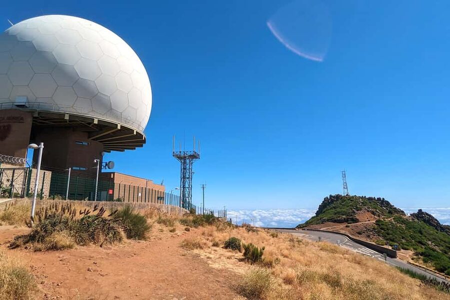 Pico do Arieiro in 4h: Immersive Private Experience (Cabrio) - Pico do Arieiro summit: 1810 m views, guided context, and real time to breathe