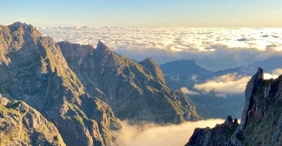 Pico Do Arieiro Pico Ruivo Sunrise or Morning Hike Transfers - Pico do Arieiro: sunrise timing, clouds, tunnels, and the stairway to heaven