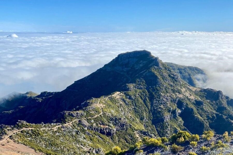 Pico Do Arieiro Pico Ruivo Sunrise or Morning Hike Transfers - Achada do Teixeira finish, then the van ride back to Funchal or Caniço