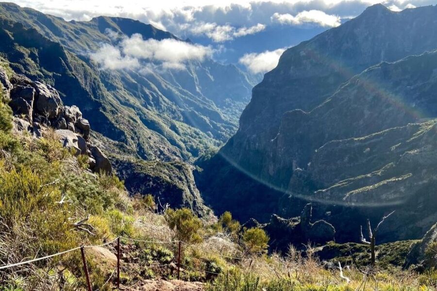 Pico Do Arieiro Pico Ruivo Sunrise or Morning Hike Transfers - What to pack for a sunrise or morning mountain hike