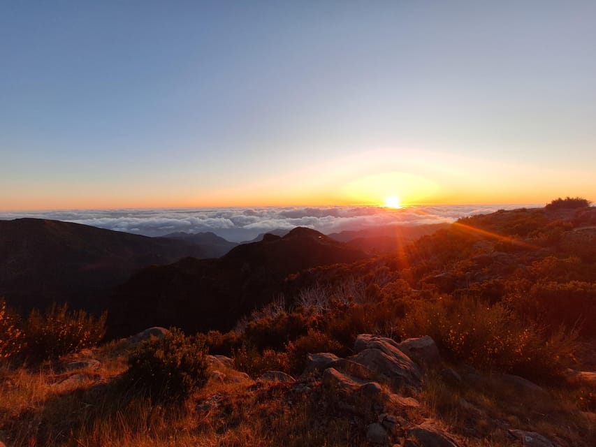 Private Sunrise Pico Areeiro and Hike (optional) - PR1 Vereda do Areeiro: the hike that builds the sunrise moment
