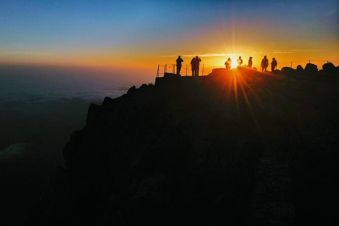 Private Sunrise Pico do Areeiro Half Day with easy levada walk - Stop 1: Pico do Arieiro at 1818 m for the sunrise show