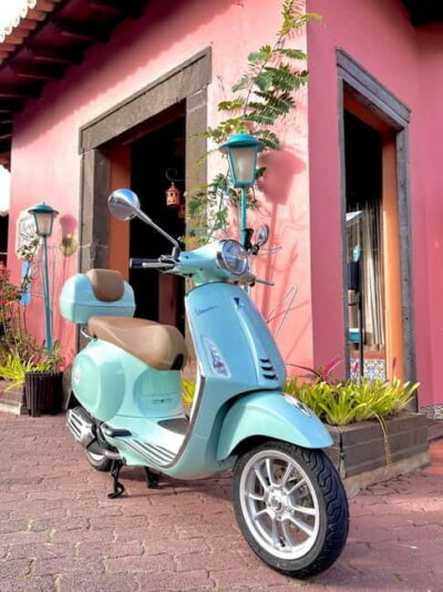 Private Vespa Tour Funchal & Câmara Lobos (3hrs)