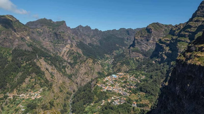 Private Vespa Tour Nun´s Valley,Câmara Lobos,CaboGirão(4hrs) - Pico dos Barcelos: the first big views over Funchal and the Atlantic