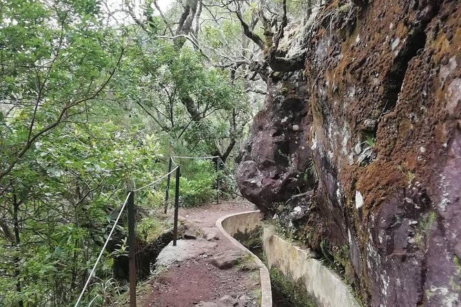 Ribeiro Frio - Portela - The Eagle Rock views and the payoff drink at the end