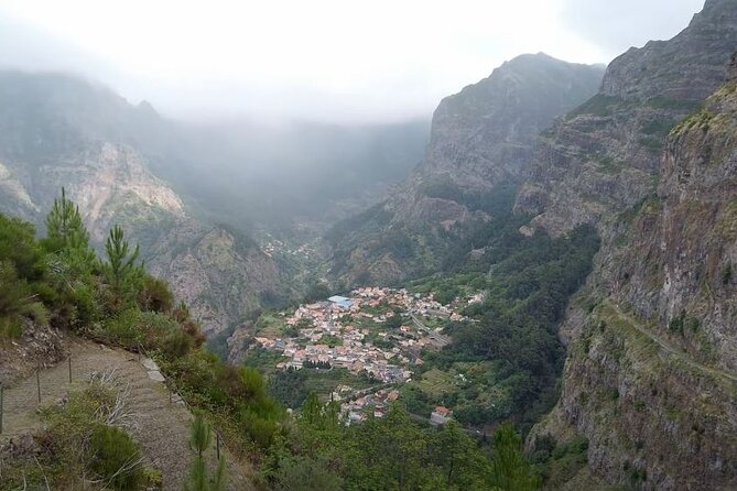Scenic Route - Nuns Valley Tour - The guide experience: why the ride matters as much as the stops