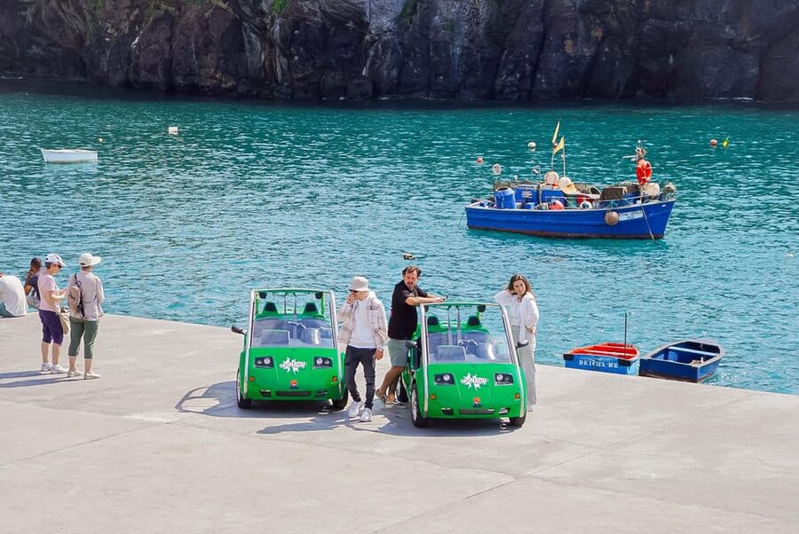 Self-drive Guided Tour | Explore Funchal on an Electric Car - Meeting Spinach at Funchal’s shop and getting rolling fast