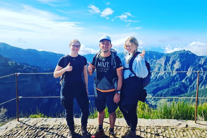 Sunrise & Hike : Pico do Areeiro to Pico Ruivo - Private Guided - The Main Hike: From Pico do Areeiro to Pico Ruivo (7 km of Stairs and Views)