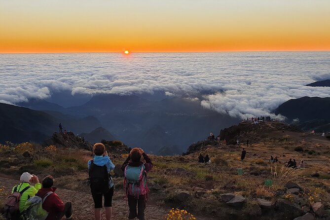 Sunrise in Areeiro Peak - Quick hits before you go