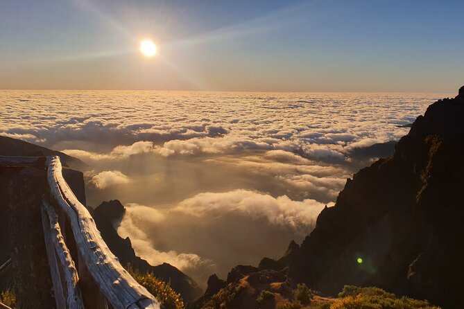 Sunrise in Areeiro Peak - Morning route details: Camacha, Poiso, Santo da Serra, and Santa Cruz