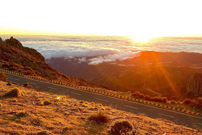 Sunrise Transfer To Pico Do Arieiro, Hike To Pico Ruivo & Return From Teixeira - Achada do Teixeira and the timing reality for knees and pace