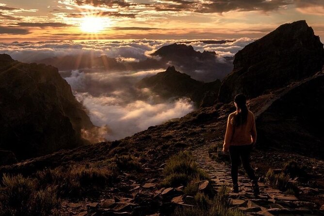 Sunrise Transfer To Pico Do Arieiro, Hike To Pico Ruivo & Return From Teixeira - Return transfer and the Santana triangle pass-by