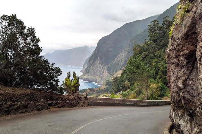 The Fabulous Pico do Arieiro: Half-day Private Tour - Stop 1: Miradouro do Terreiro da Luta, Start With Funchal’s Bay