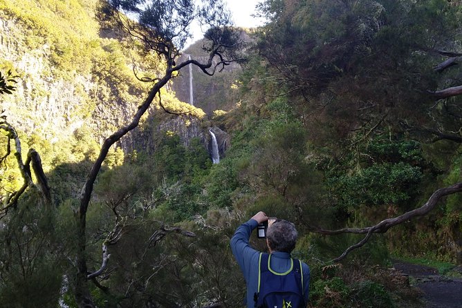 The Fantastic Cascades - Guides who turn a hike into an easy, personal day