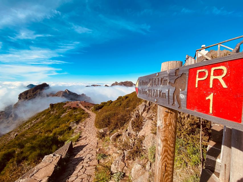Transfer from Pico do Areeiro to Achada do Teixeira - Meet at the Right Place: Pico do Areeiro Parking and Van Spotting